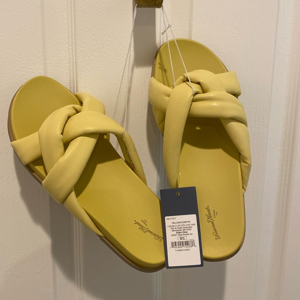 Universal Thread size 9&1/2  yellow slides